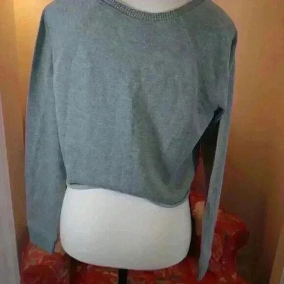 Disney Frozen Elsa Crop Top Sweater, Size M - Picture 11 of 13